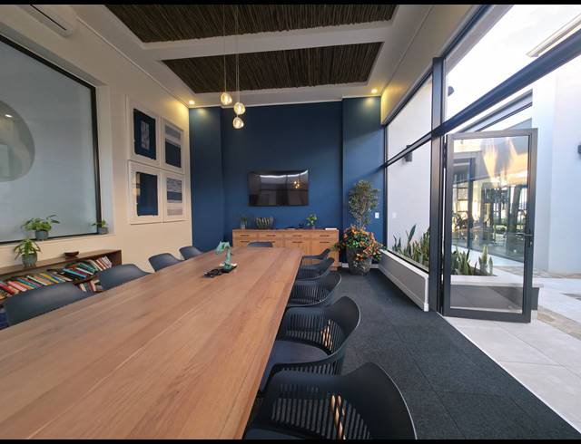 3 BEDROOM APARTMENT TO LET IN BALLITO CENTRAL